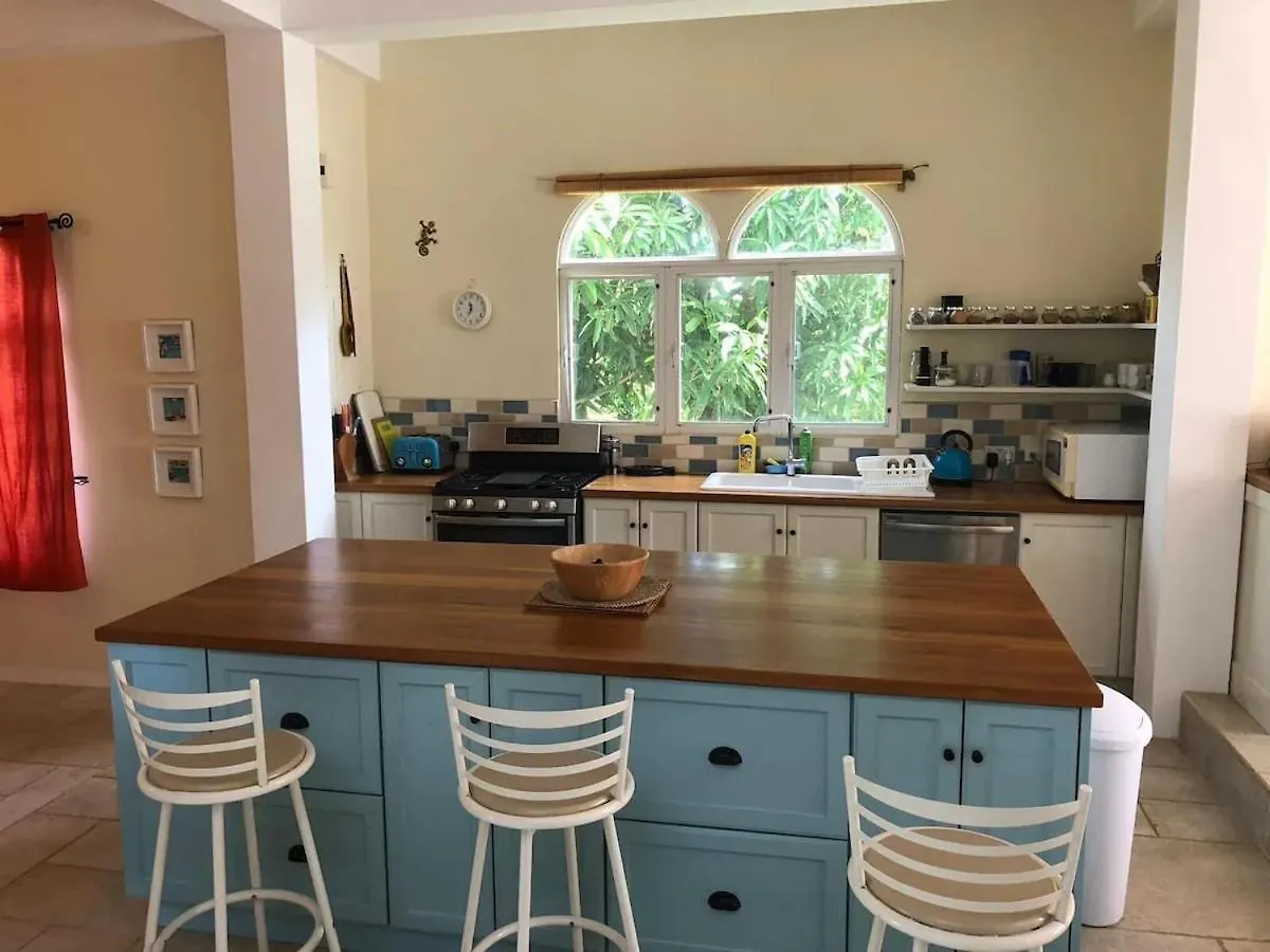 Casa Clara - A Bright & Spacious Holiday Retreat Scarborough Trinidad ve Tobago
